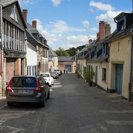Дом отдыха Roses Et Jules Maison Au Coeur De La Vieille Ville